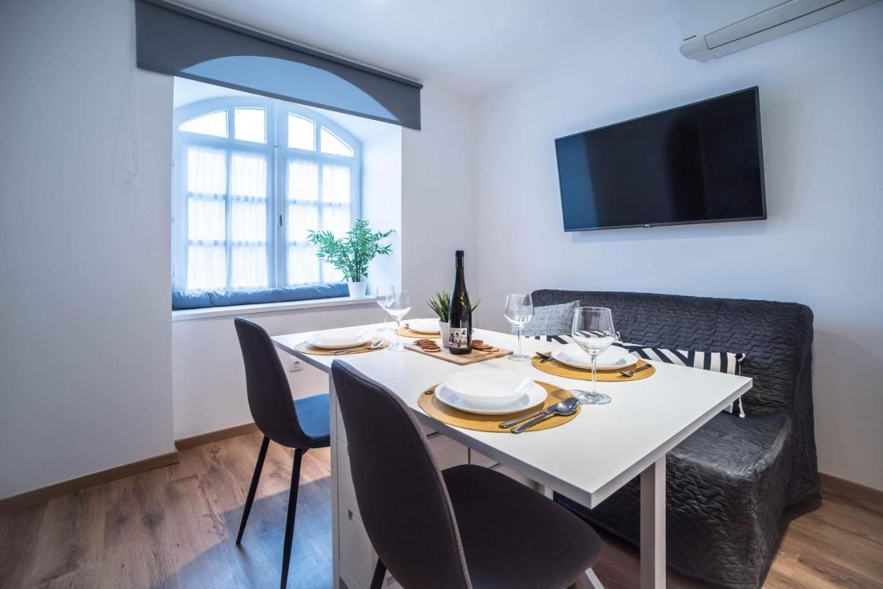 Pintes 38 Apartment Dunaujvaros Bagian luar foto